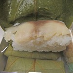 ゐざさ中谷本舗 - 鯖の柿の葉寿司
