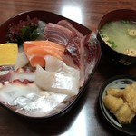 ふる川 - 海鮮丼＝７８０円