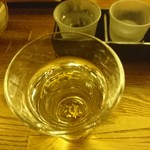 西８やきとりマルコ - 振舞い酒～金箔入り銘柄不明