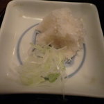 薬味は辛味大根とネギ