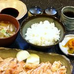 Hiyakumangoku - 二番人気の『とんちゃん定食』。地元の食肉センターから新鮮な豚シロを仕入れいます。