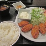 洋食家ロンシャン - カキフライセット