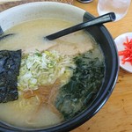 傳龍軒 - 料理写真:とんこつ塩ラーメン850円