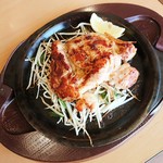 チキテキ・ピリ辛スパイス焼き　649円+税