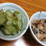 Izakaya Kouchiyan - ツボの煮付けと西条キュウリの酢の物