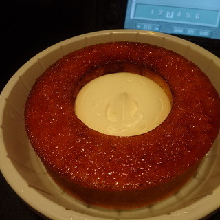 Gokoku Baum なんばウォーク店 さん 生ブリュレバームクーヘンは生クリームたっぷりですね By Kurea Gokoku なんばウォーク店 ゴコク なんば ケーキ 食べログ