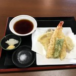 京王高尾山温泉 極楽湯 - 天ぷら盛り合わせ750円