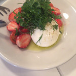 ラミティエ - ブッラータチーズとイチゴ
