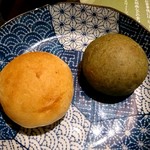 桜小町 - チーズとよもぎのパン