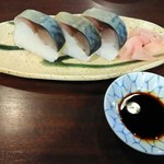 朝日屋 - 名物「鯖の棒寿司」3貫 950円＋税