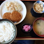 万次郎 - メンチカツ定食 670円