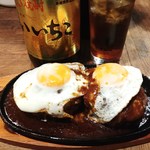扇割烹 - 目玉焼きハンバーグ