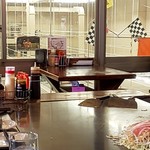 まる麺 - 奥の眼下に製麺所