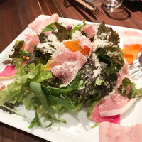 RISTORANTE Orobianco - イタリア産生ハムと彩り野菜のサラダ