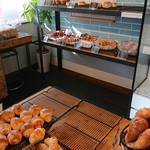 海辺のパン屋 La La Bakery - 店内