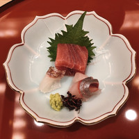 日本料理 みやま - 鮪、勘八、鯛のお刺身。