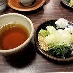 志な乃 - 薬味とそばつゆ