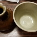 志な乃 - これからそばつゆを注ぐ