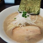 Menya Nagatomi - 塩豚骨ラーメン680円