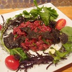 カサレッチョ - 馬肉のタルタル、冬トリュフのせ