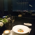 タワーズ - カプチーノも美味しい！
      白ワインも赤ワインも美味しかったです。