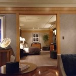 タワーズ - リビングルームの奥にベッドルーム