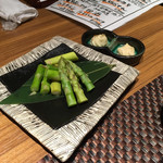 鮨と地酒 地雷也 - アスパラを味噌マヨネーズで