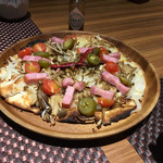 鮨と地酒 地雷也 - 彩りキノコノペペロンチーノピッツァ