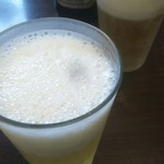 Aho ya - ビールで乾杯。