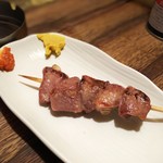 関内もつ肉店 - タン