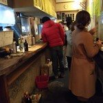 関内もつ肉店 - 店内