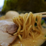 横浜家系ラーメン 淵野辺家 - 麺