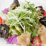 鶏料理&ワイン 鶏小路 - 白菜サラダ　抹茶ドレッシング