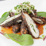 鶏料理&ワイン 鶏小路 - 笹身チーズカツ梅ソース仕立て