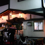 ちゃんこ芝松 - 2008/12_外観、人がどんどん入ってくるのだ