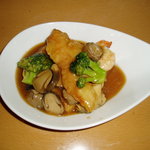 中国彩膳 にじょう - 飲茶セット　海鮮と揚げ豆腐のオイスターソース煮