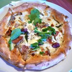 ウッデンシップ - 【きのこ豆・モルタデッラハムの塩味ピッツァ】★2011/10