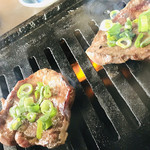 味源 - ネギをのせて
      もうすぐ食べ頃♡