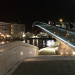 Trattoria Al Brindisi - 橋の向こうはサンタルチア駅