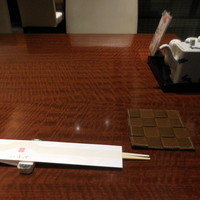 赤坂 津つ井 総本店 - 　テーブルの様子です。