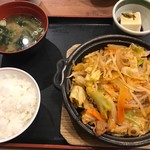 Machikadoya - 豚キムチ炒め定食