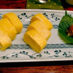 家のごはん - あたたかいだし巻き玉子。濃くもなく薄くもなく、味付け加減が絶妙！