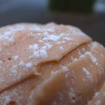 独特のマロンクリームリボン