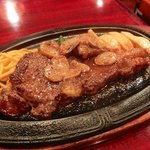 レストラン 能代 - ビーフニンニク焼き