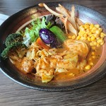 カレーのふらのや - やわらか骨付きチキンと道産野菜