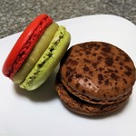 ピエール・エルメ・パリ - フランボワーズ ピスターシュ と ショコラ アメール