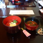 日本料理 桂川 - づけとろ丼と赤だし