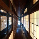 湯主一條 - 国登録有形文化財の廊下！