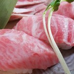 みなと市場 小松鮪専門店 - ◆「まぐろ握り」