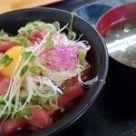 みなと市場 小松鮪専門店 - ◆「まぐろユッケ丼」